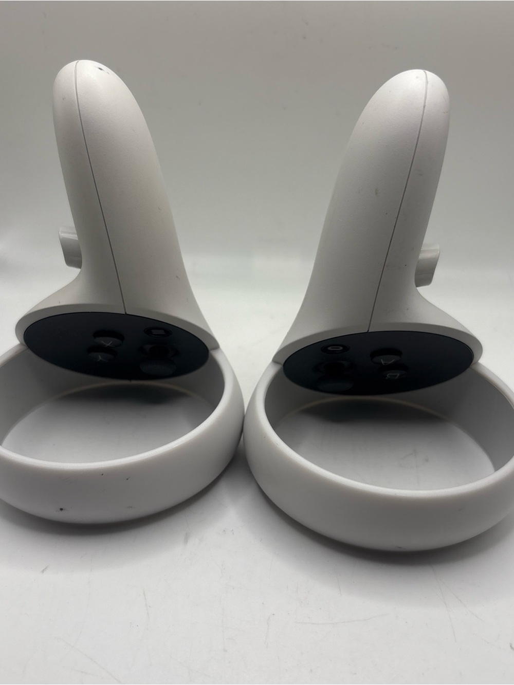 Meta Oculus Quest 2 VR LEFT AND RIGHT Controllers Only Tested - Picture 2 of 4